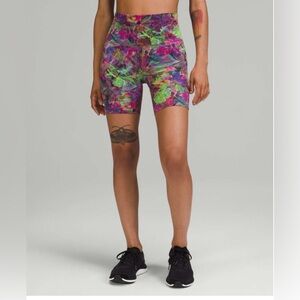 lululemon Wunder Train HR Short 6", sz 6,
Vivid Floral Tone Multi - Like New